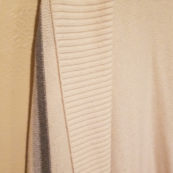 Cream shrug - Picture 4 of 4